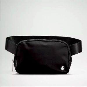 NWT Lululemon everywhere belt bag, black, extended strap, Same day ship